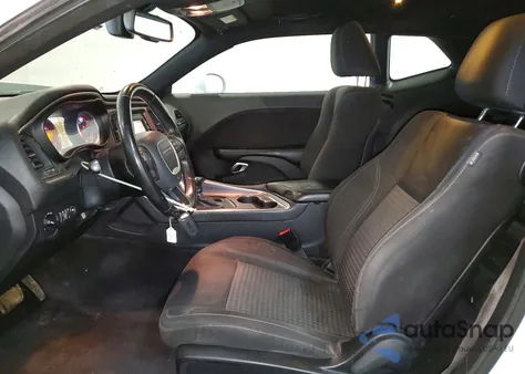 2016 Dodge Challenger Sxt z USA, uszkodzony, nr VIN 2C3CDZAG7GH195767